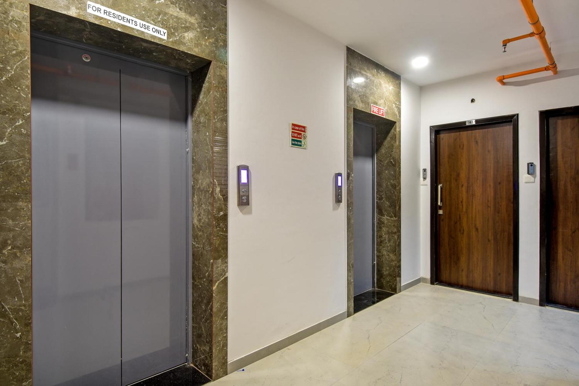 Hsquare Luxury Apartments Goregaon مومباي الغرفة الصورة